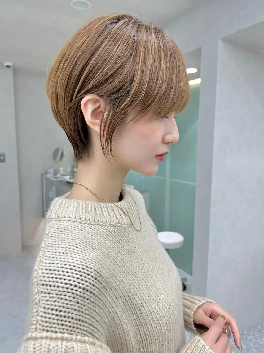 ショート ボブ ショートヘア 小顔カット かえ🩶韓国ボブ🎀 透明感カラー🥣のヘアスタイル