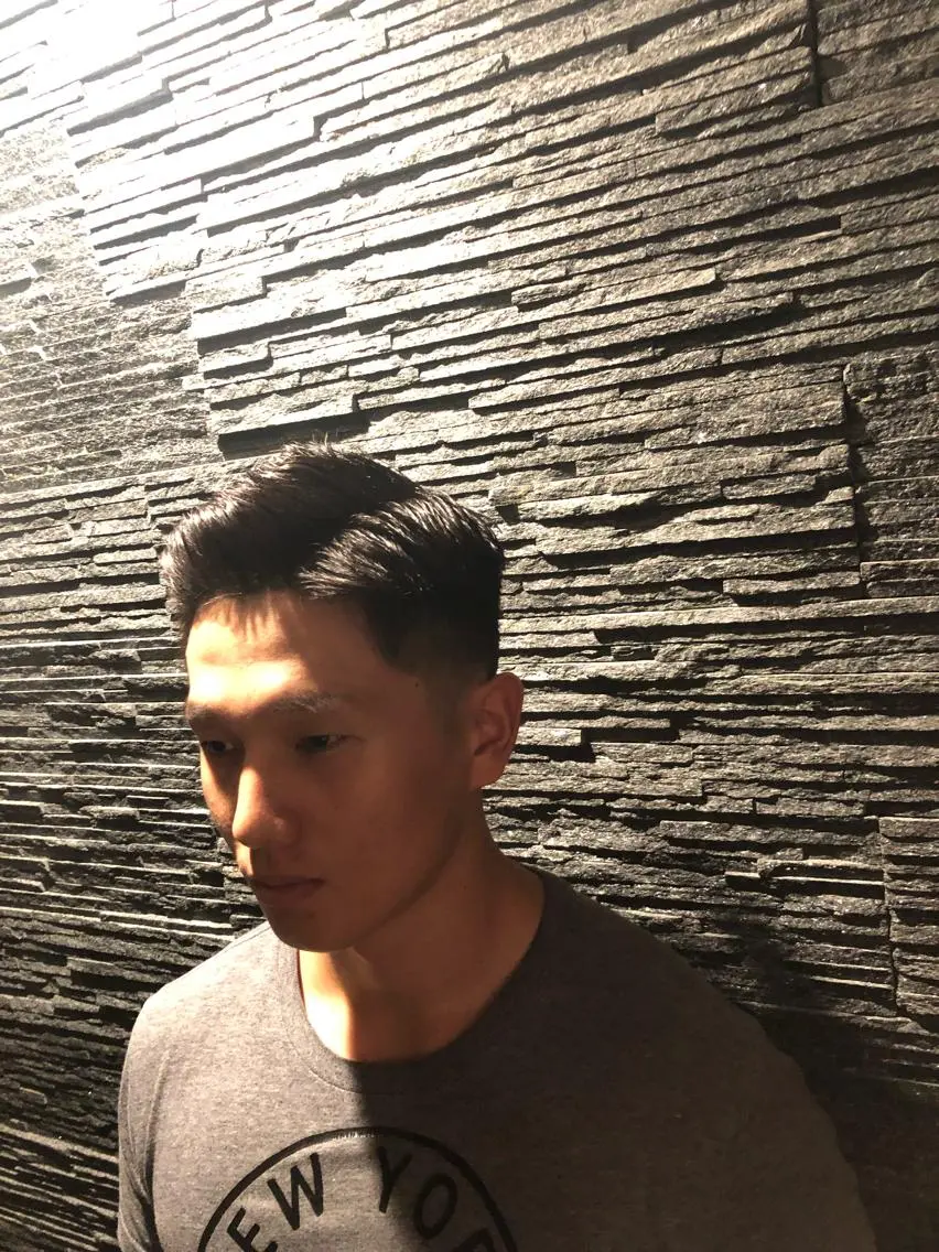 ショート メンズ フェードカット 中原 滉太のヘアスタイル