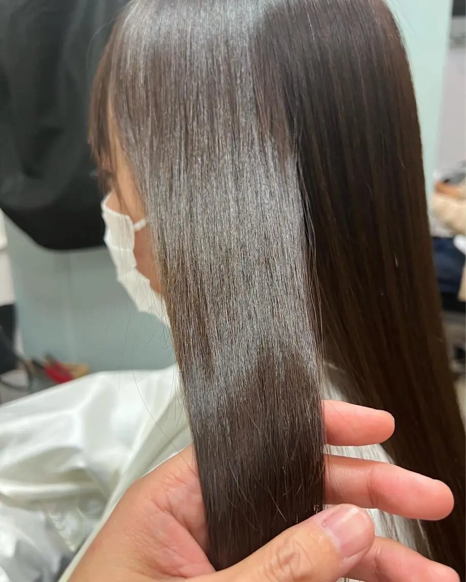 ロング カラー パーマ ベージュカラー ストレートパーマ カット ヘアカラー トリートメント 艶髪専門美容師🏄 kazuレスlessのヘアスタイル