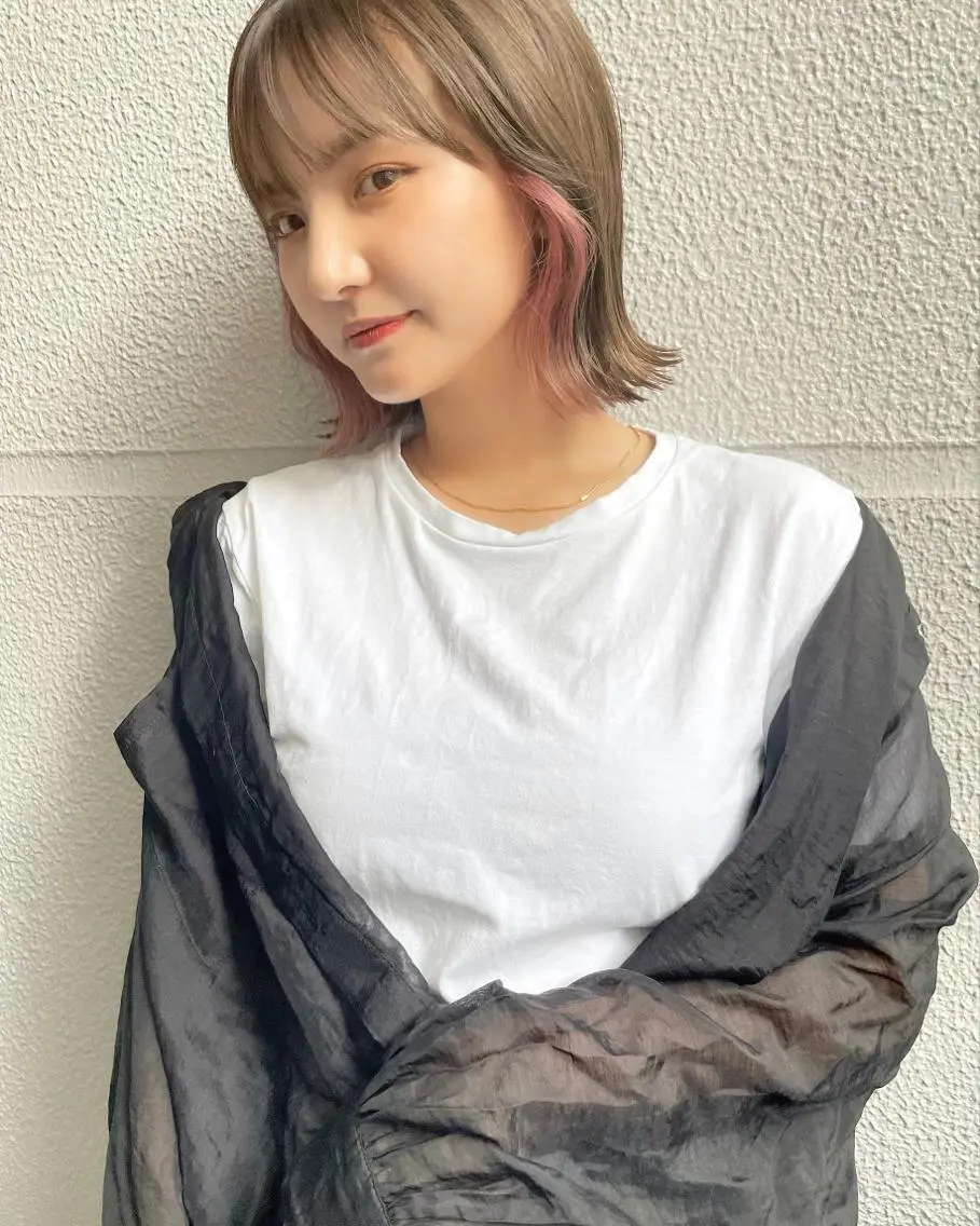 ショート カラー ayaka 縮毛矯正レイヤーのヘアスタイル
