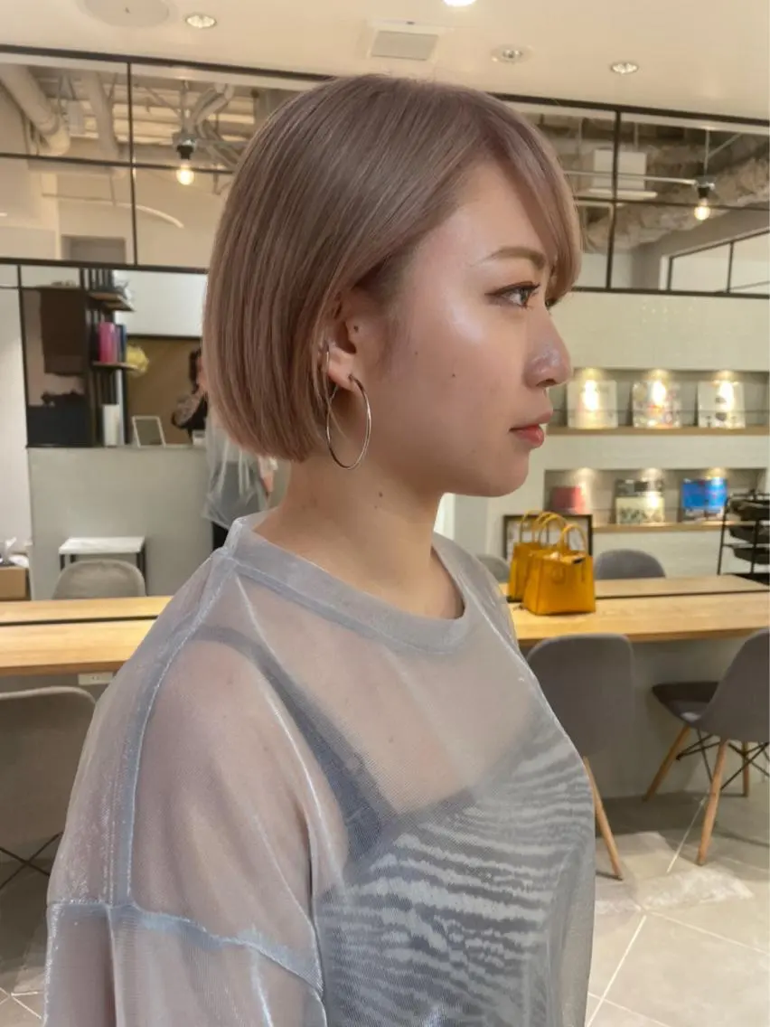 ショート カラー ベージュカラー ハイトーンカラー ホワイトベージュ カット ヘアカラー トリートメント 村上雅人 ナチュラルモードのヘアスタイル
