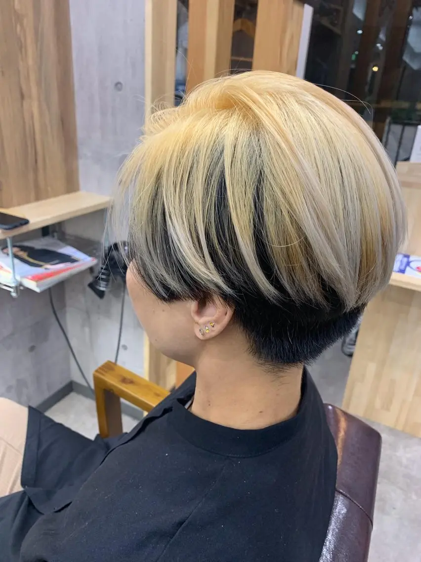 ショート カラー バレイヤージュ ブリーチ ケアブリーチ デザインカラー ダブルカラー ヘアカラー トリートメント hair salon mementoのヘアスタイル