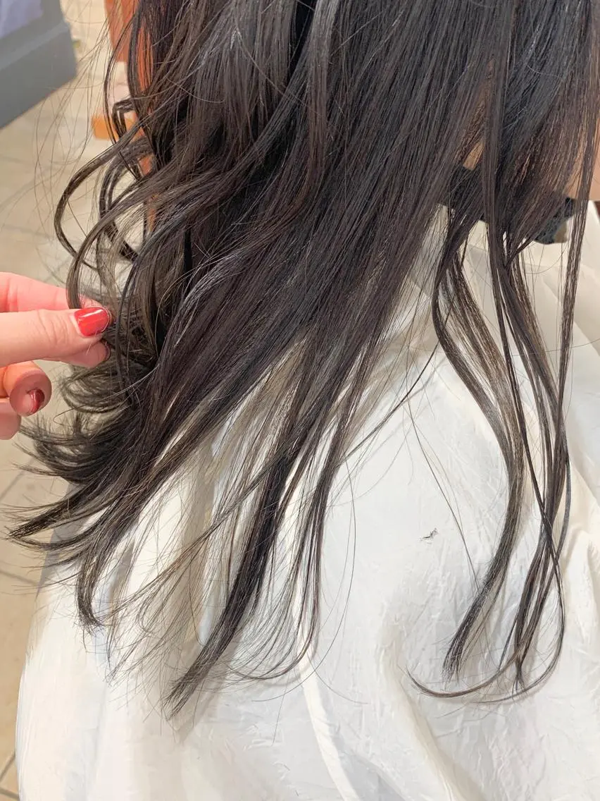 ミディアム カラー アッシュ ブルーカラー ブルーアッシュ ハイライトカラー ハイライト ✨カラー支持No.1 🧸ワキ カナコ🧸のヘアスタイル