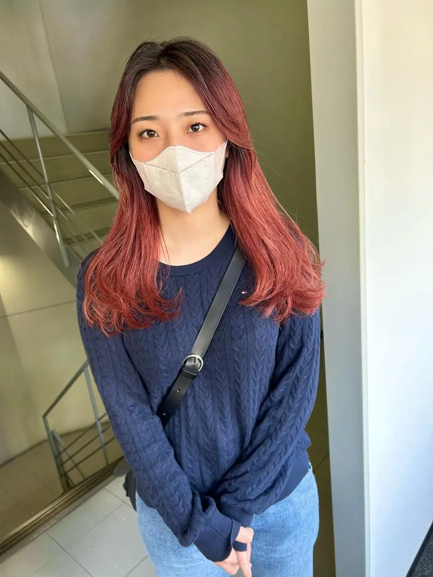 セミロング カラー パーマ ヘアアレンジ レイヤーカット デザインカラー/ボブ ブリーチカラー/ユリのヘアスタイル