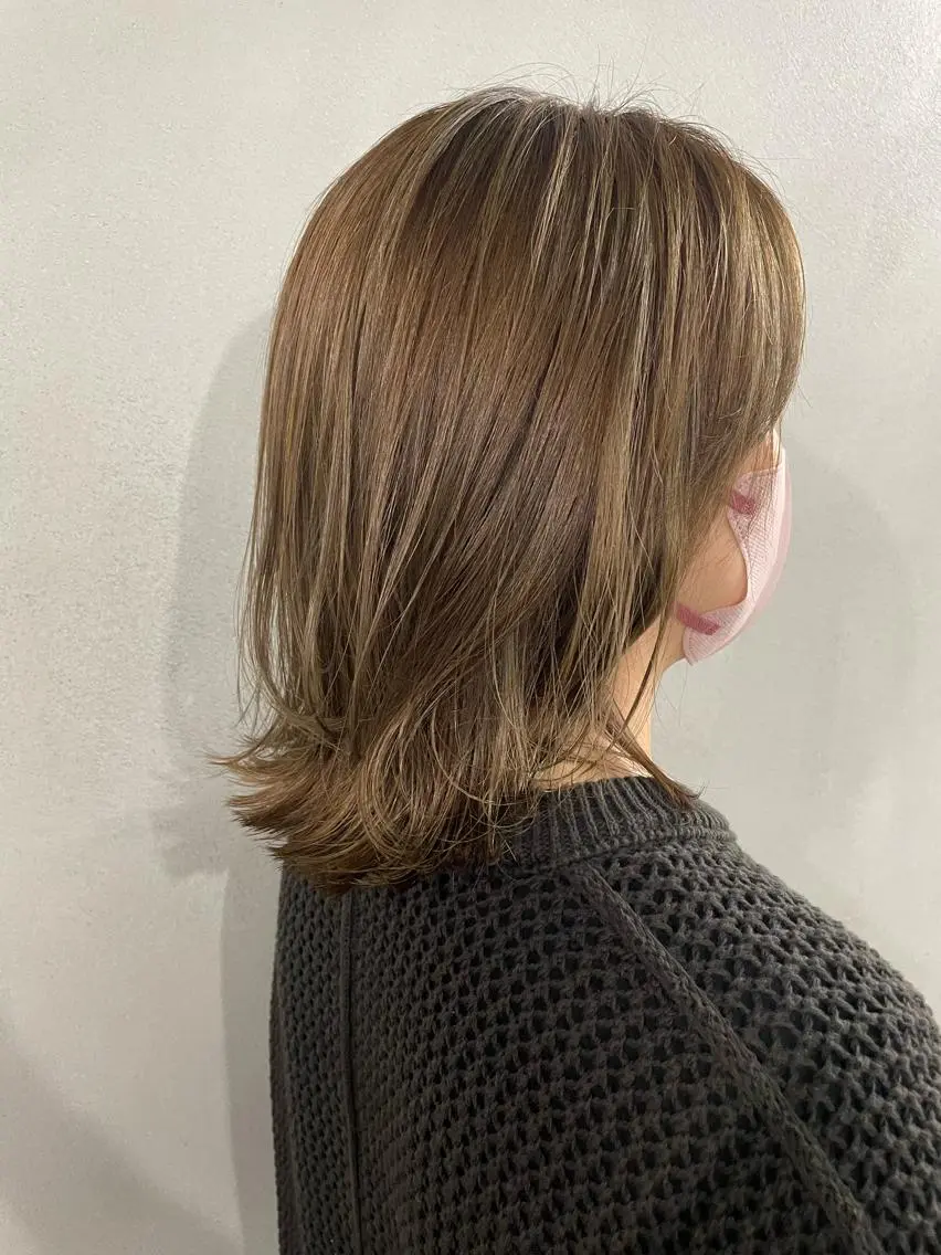 ミディアム カラー アッシュ ベージュカラー ハイライトカラー ハイライト ヘアカラー トリートメント #tag 田島 純奈のヘアスタイル