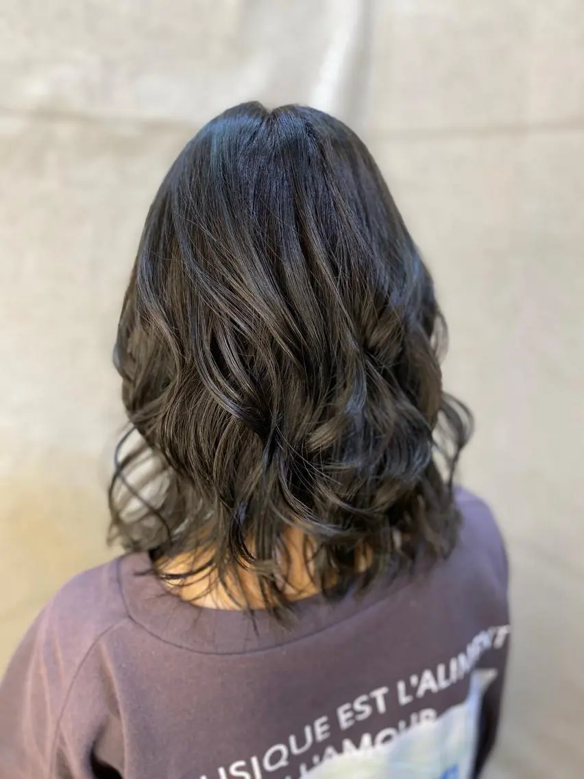 セミロング カット ヘアカラー 長濱 俊のヘアスタイル