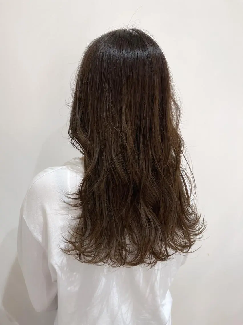 ロング 顔まわりレイヤー 顔周りカット レイヤーカット 富永 美玖のヘアスタイル