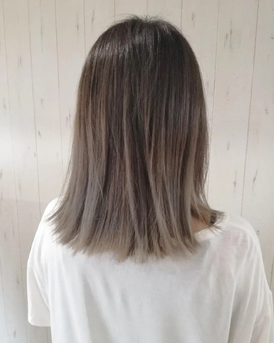 ミディアム カラー ブリーチ グラデーションカラー ハイライトカラー ハイライト 西川 敏夫のヘアスタイル