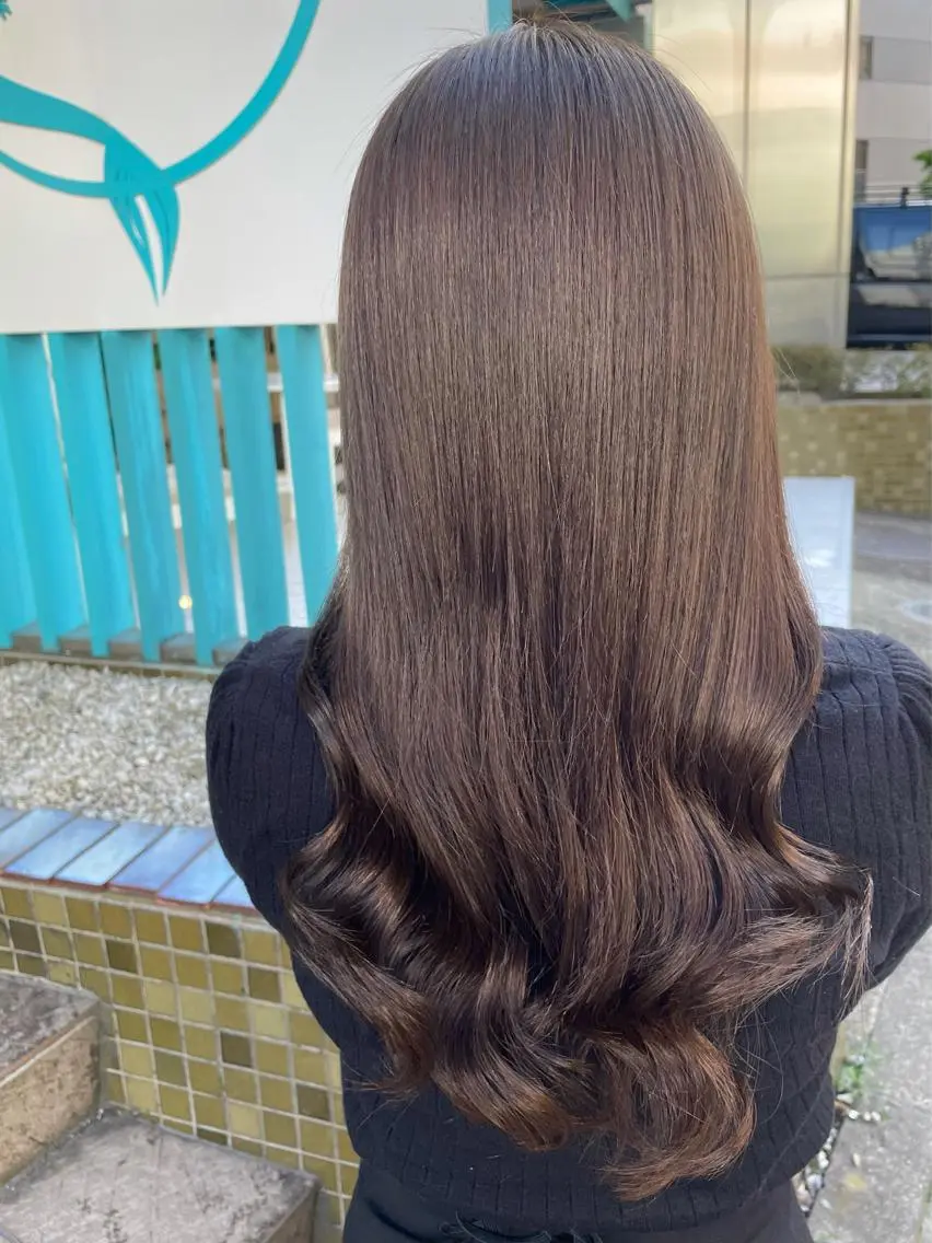 ロング カラー グレージュ 佐藤 魁人のヘアスタイル