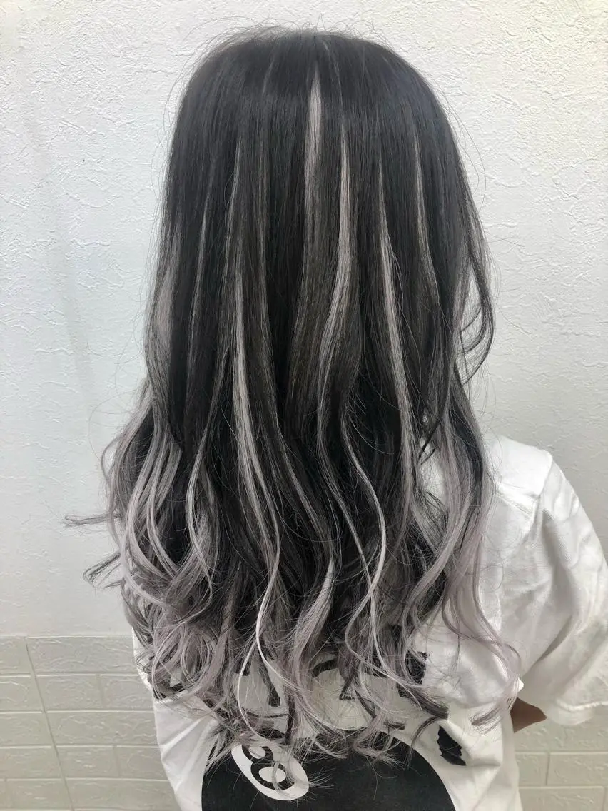 カラー 最高級エクステ /羽エクステ白石宇由のヘアスタイル