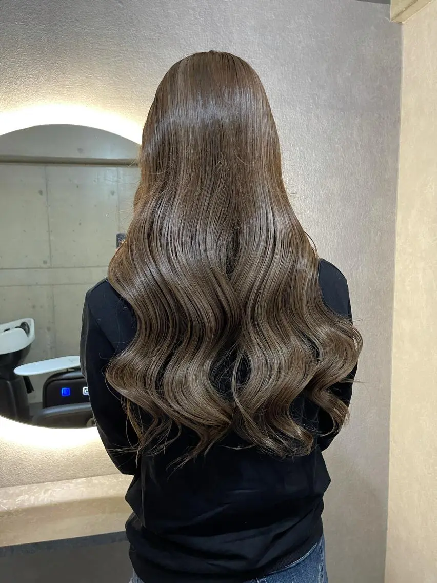 ロング カラー 酸性ストレート カット ヘアカラー トリートメント 艶髪／ハイトーン ブリーチ／髪質改善のヘアスタイル