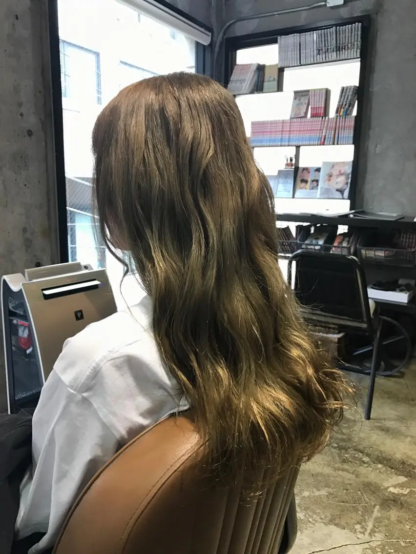 ロング カラー パーマ ヘアアレンジ メンズ キッズ ネイル マツエク・マツパ ベージュカラー ダブルカラー サロンドミルク 原宿のヘアスタイル