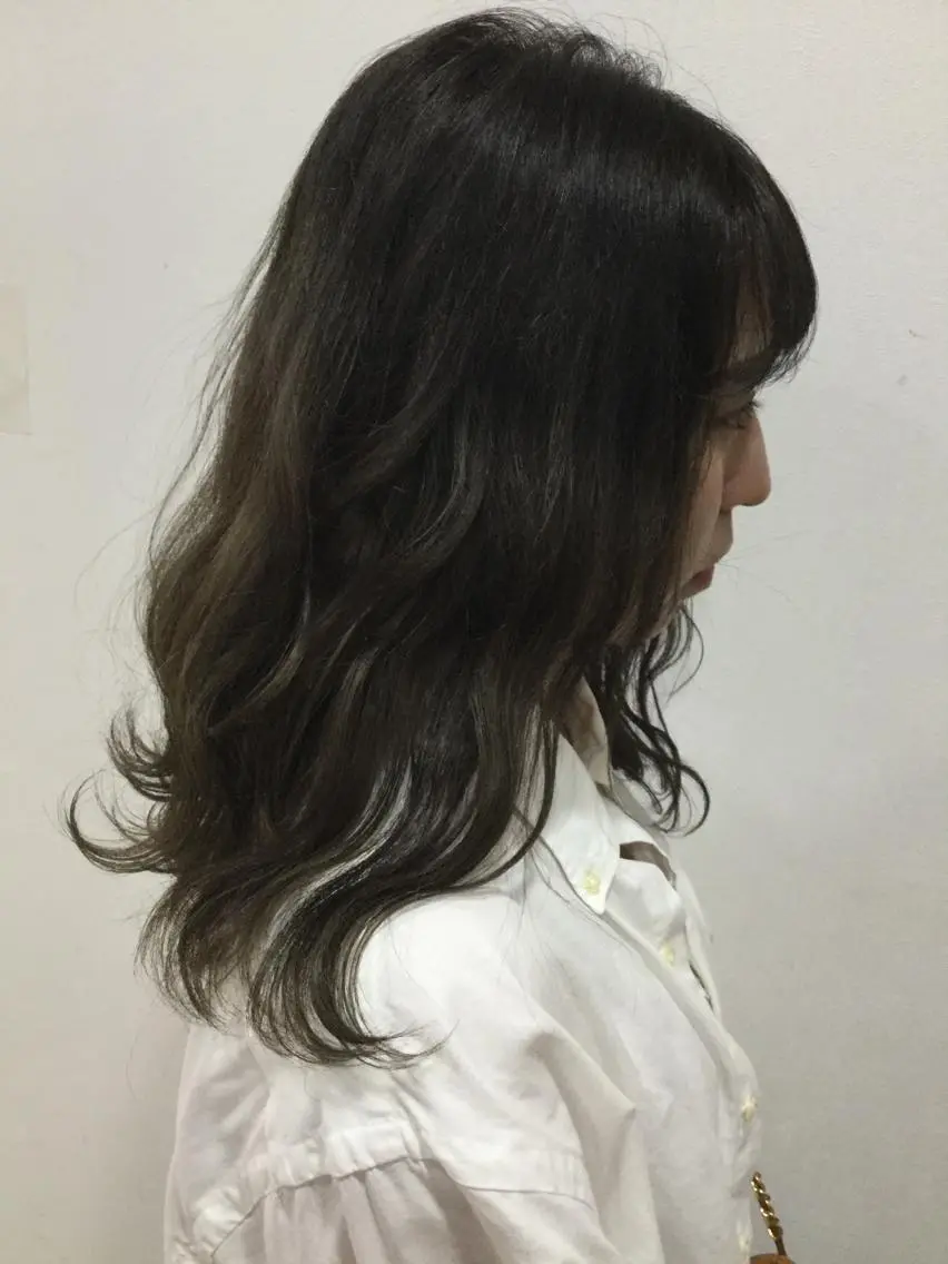 セミロング カラー ヘアアレンジ 脱白髪染め美容師 竹内涼乃のヘアスタイル