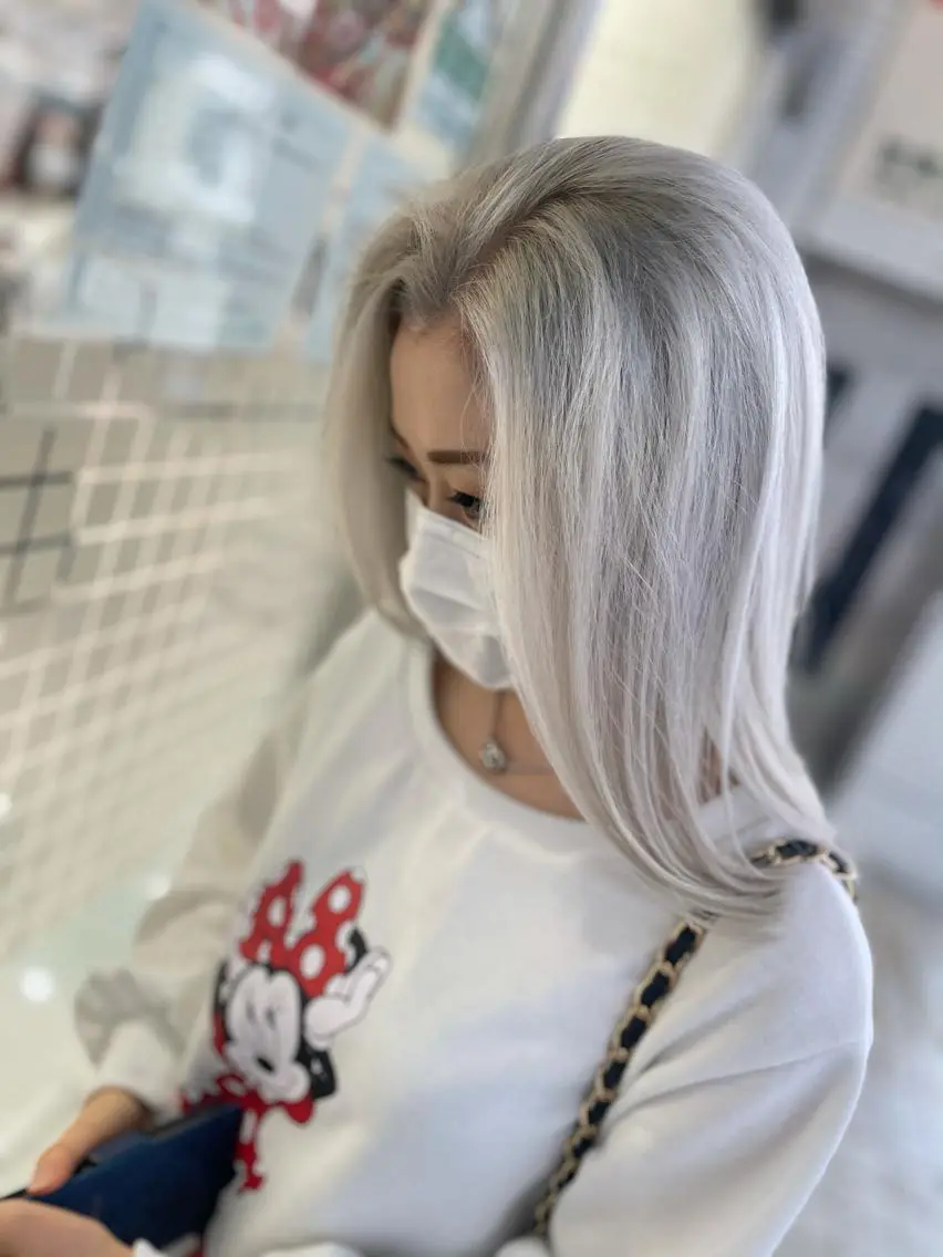 ショート カラー ブリーチ カット ヘアカラー トリートメント ブリーチ/バレイヤ ージュ川端裕司のヘアスタイル