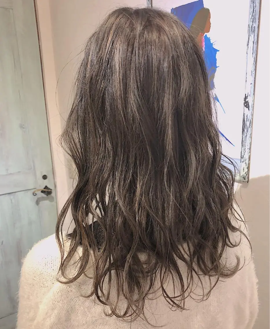 ショート カラー ベージュカラー ハイライトカラー ラベンダーカラー ラベンダーベージュ ハイライト 360°キレイな ショートカットのヘアスタイル