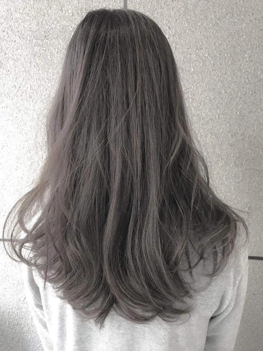 セミロング カラー ベージュカラー ハイライトカラー ハイライト ヘアカラー BOX mico.のヘアスタイル