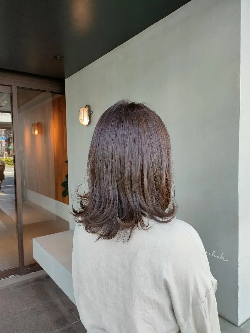ミディアム カラー カット トリートメント 髪質改善/白髪ぼかし レイヤーカットemiのヘアスタイル