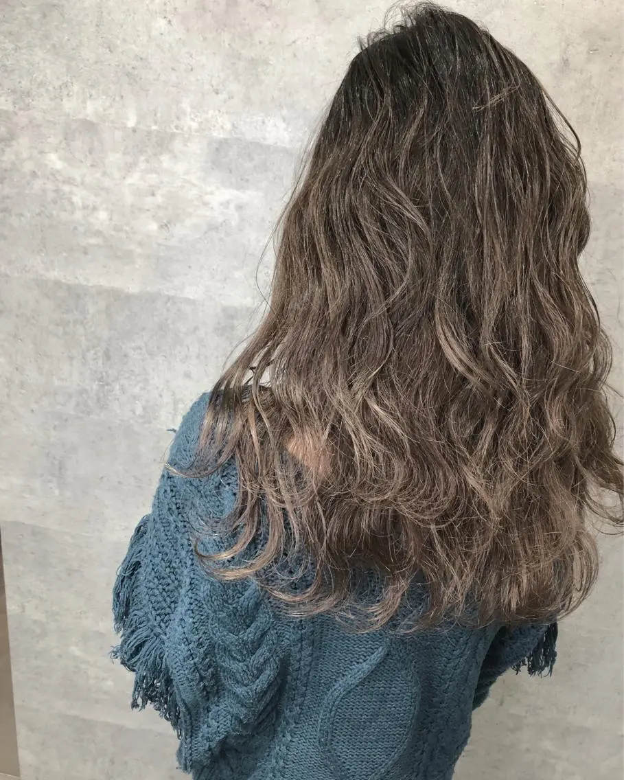 セミロング カラー 髪質改善 中川 翔のヘアスタイル