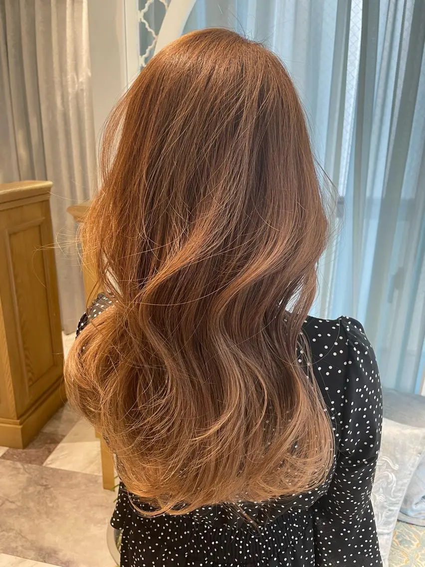 ロング カラー ベージュカラー 黒髪 ブリーチ ブルーカラー ブルーブラック ヘアカラー 木屋元一/透明感 /前髪/レイヤーのヘアスタイル