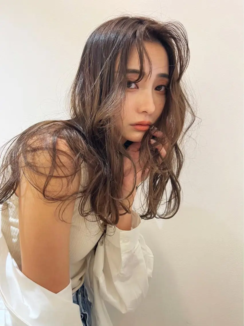 ロング カラー カット ヘアカラー トリートメント tasty priv ate gardenのヘアスタイル