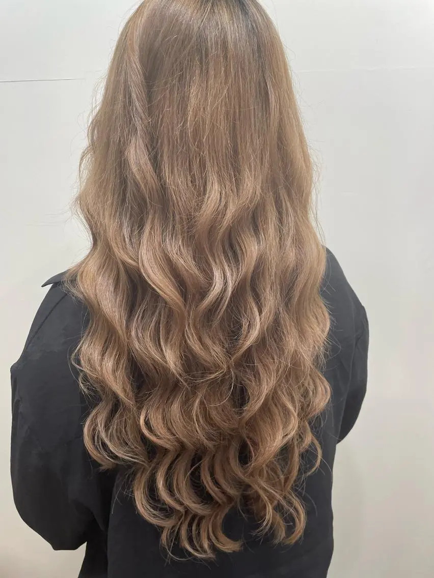 ロング カラー シールエクステ バレイヤージュ ブリーチ ケアブリーチ ダブルカラー ヘアカラー エクステ WEST OLAND加藤圭介のヘアスタイル
