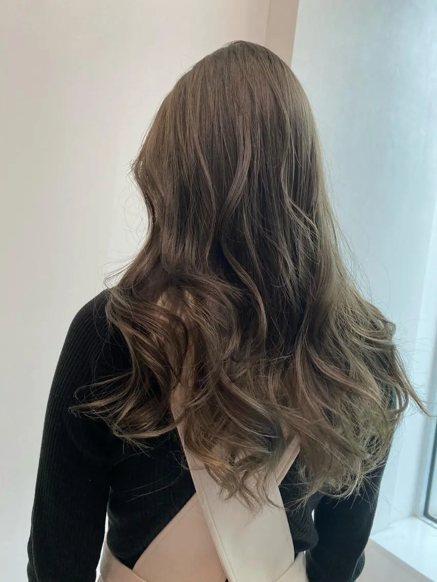 ロング カラー カット ヘアカラー トリートメント ハイトーンヘア/ 島崎　タクミのヘアスタイル
