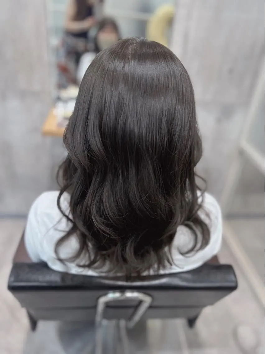 セミロング アッシュ 佐原なつみ /newi赤羽のヘアスタイル