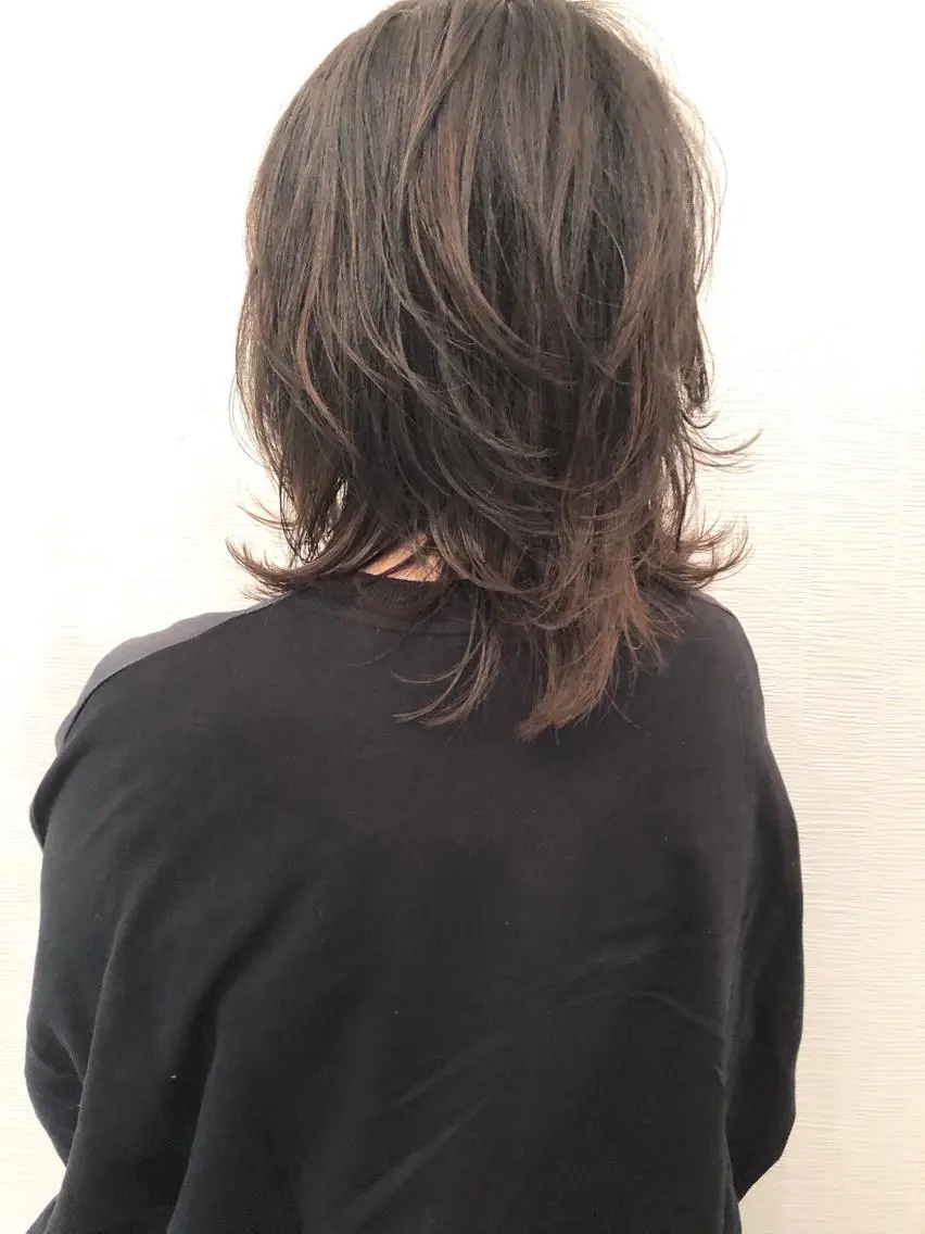 ミディアム カラー ミディアムレイヤー ハイライトカラー ハイライト レイヤーカット カット ヘアカラー トリートメント 平川 友希子のヘアスタイル