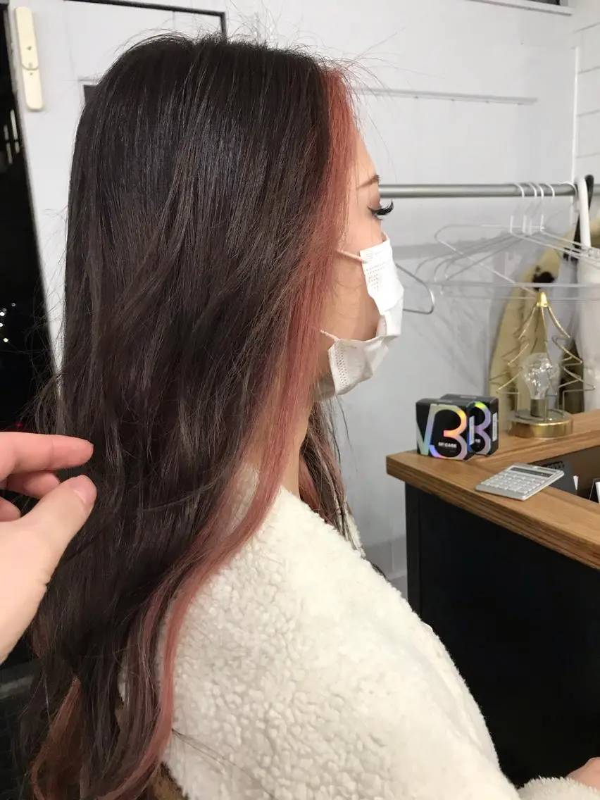 ロング ミストバング 宮本 祥生のヘアスタイル