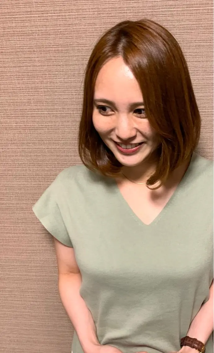 ミディアム カラー 今雪 聡美のヘアスタイル