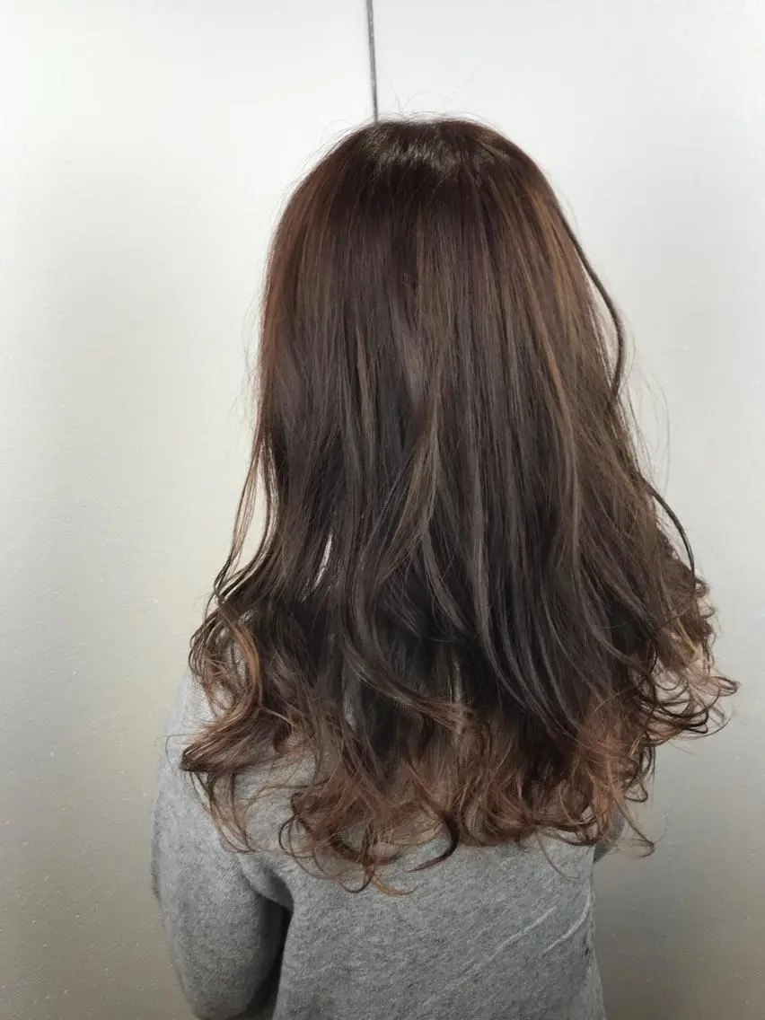 ロング カラー アッシュ バレイヤージュ ブリーチ ブラウンカラー ハイライトカラー カット ヘアカラー トリートメント デザインカラー🌈 高木リョウのヘアスタイル