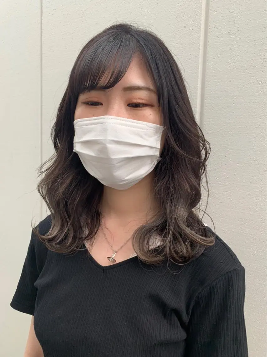 セミロング 高梨 里穂のヘアスタイル