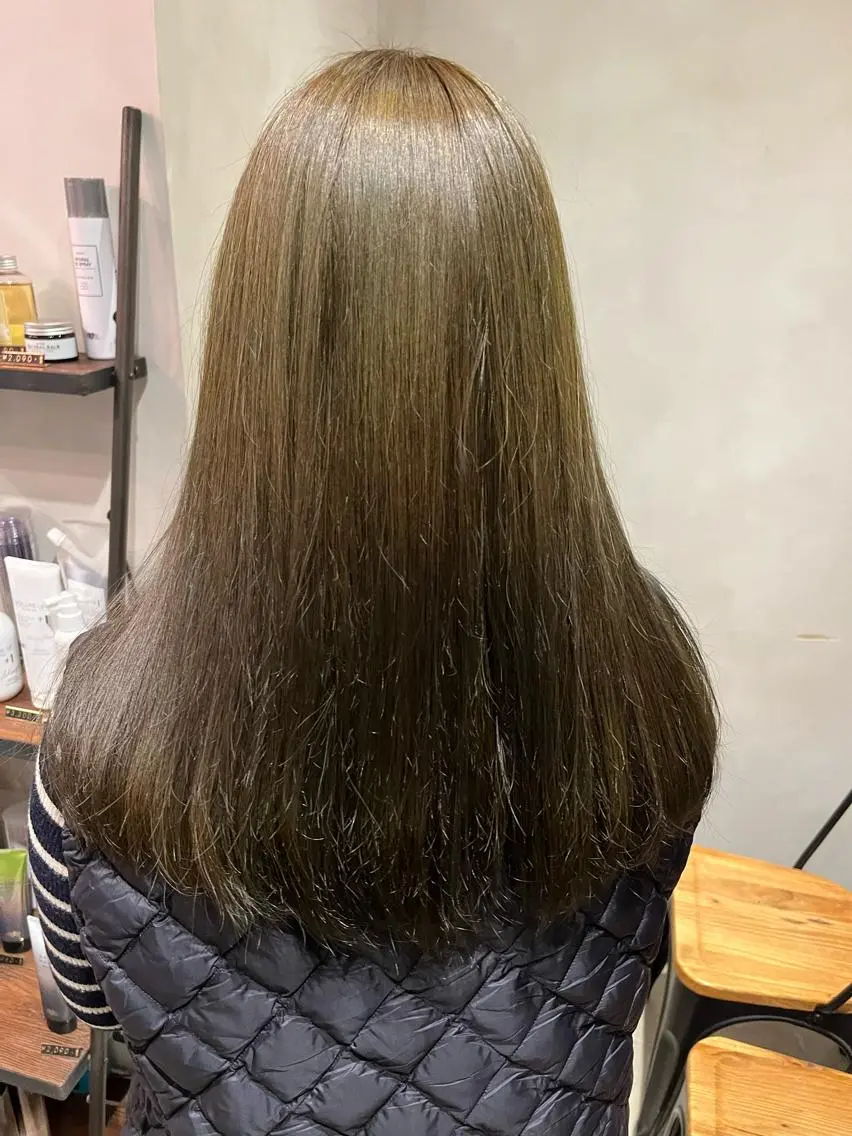 ロング カラー ベージュカラー ブリーチ ブリーチなしカラー オリーブベージュ オリーブカラー ヘアカラー 🍀カット/カラー/ パーマ🍀Earthのヘアスタイル