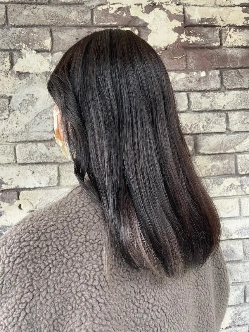 セミロング 芥川 未優のヘアスタイル