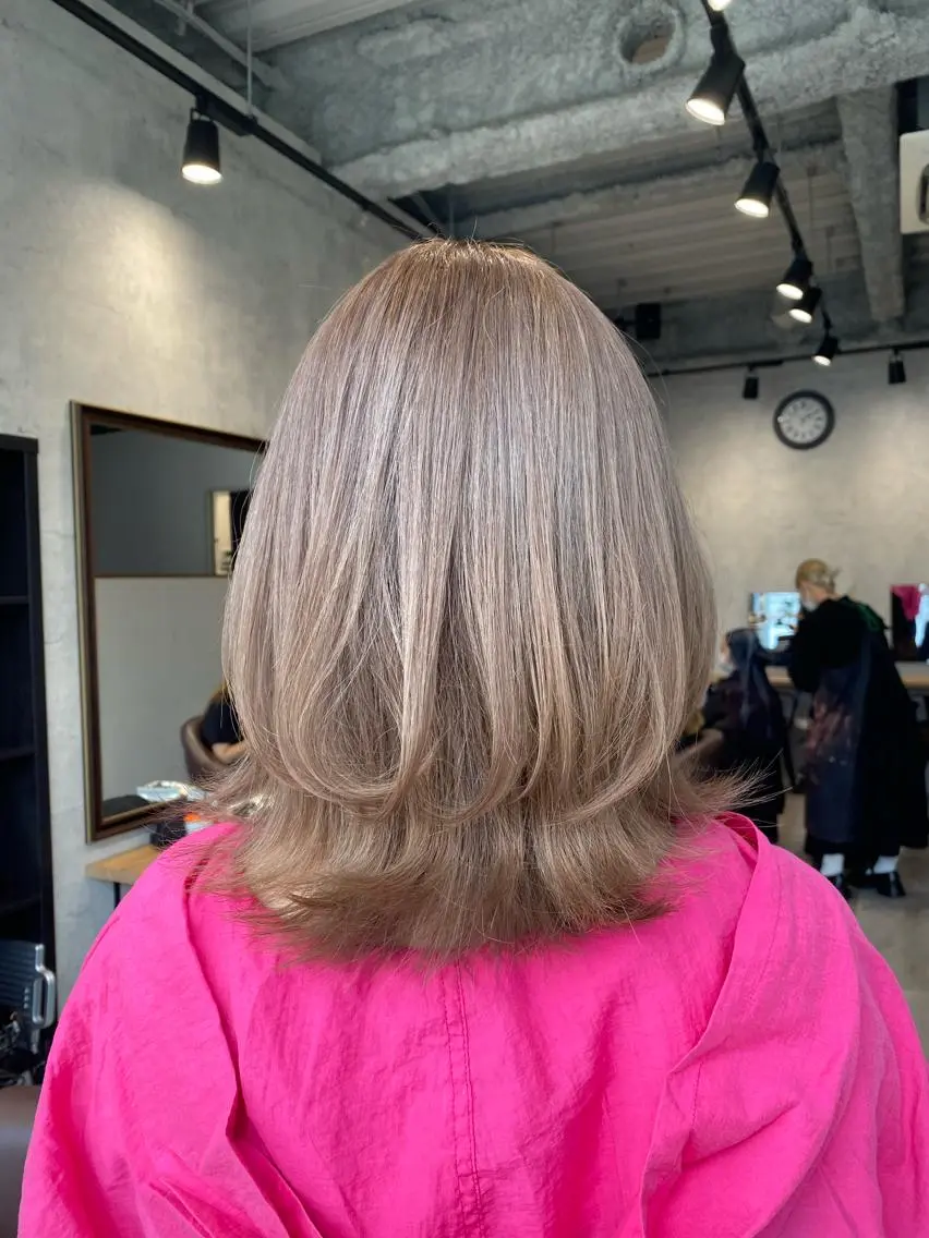 ミディアム ヘアカラー ヤクシジ レンのヘアスタイル