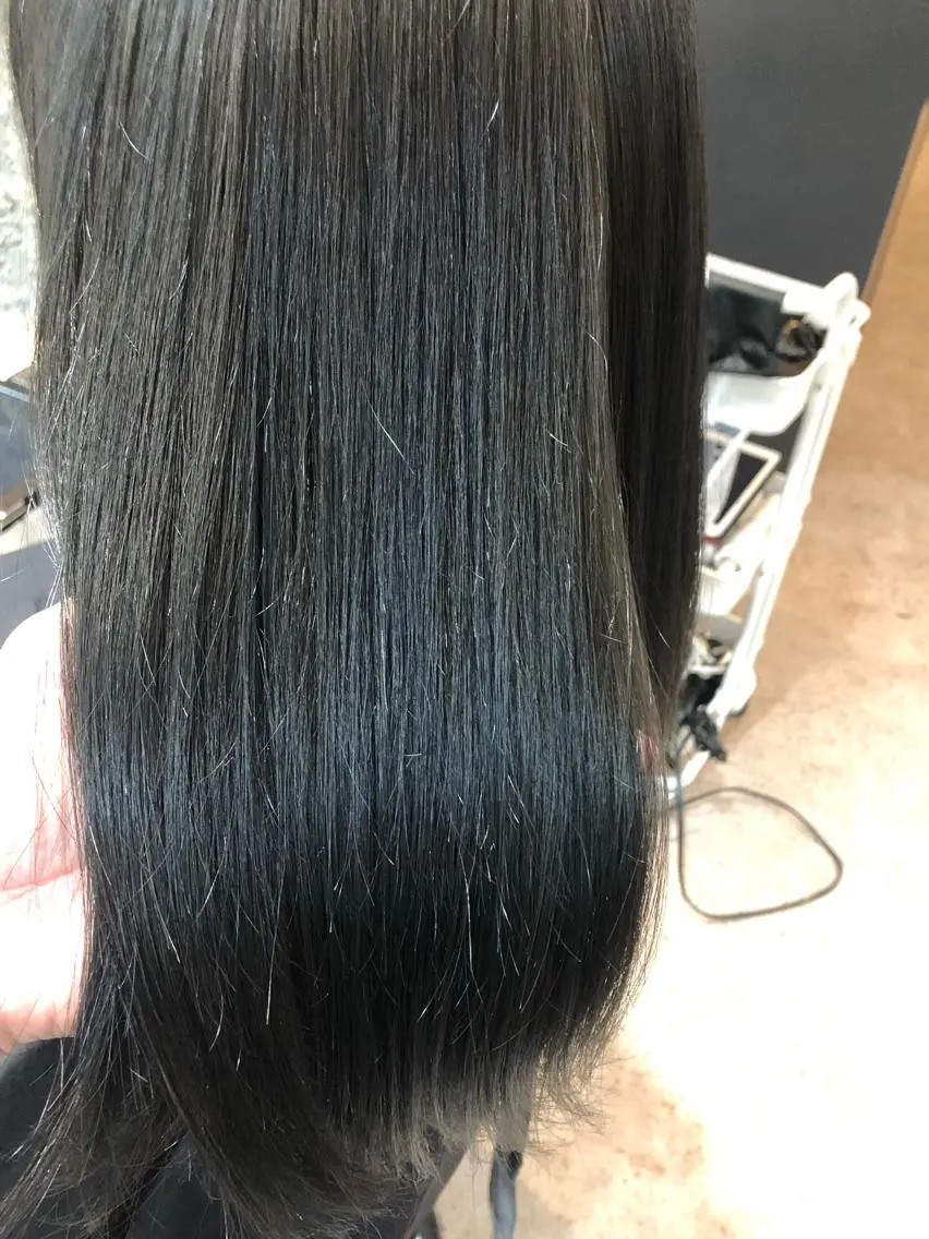 セミロング カラー 黒髪 ネイビーカラー カット ヘアカラー トリートメント 徳光 辰弥のヘアスタイル
