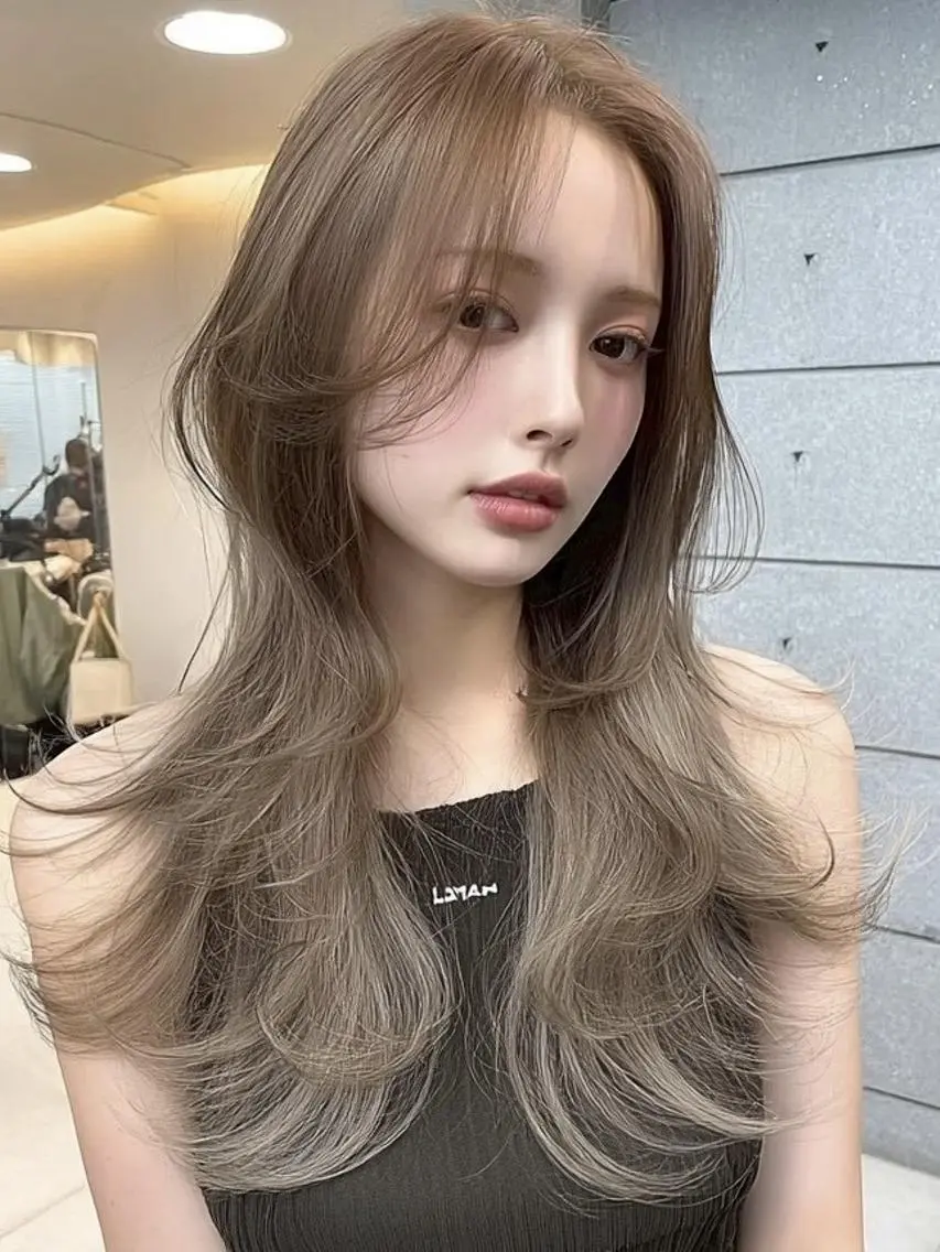 セミロング レイヤーカット ヘアカラー MARIN /天王寺 🤍のヘアスタイル