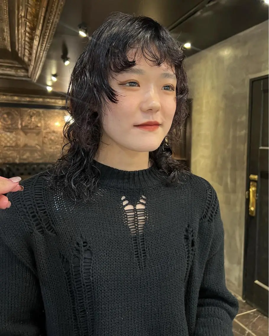 ミディアム カラー パーマ カット ヘアカラー パーマ 圧倒的デザイン力 店長🎨RENAのヘアスタイル