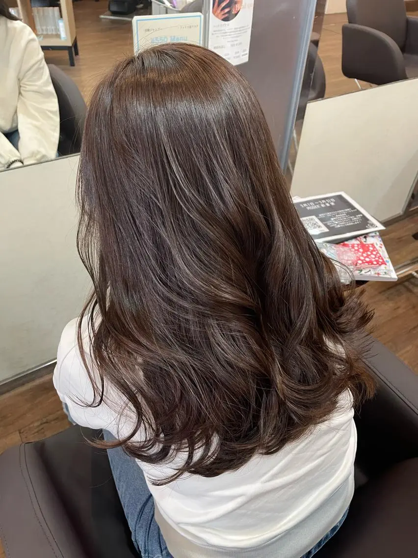 セミロング カラー ブリーチ ブラウンカラー 透明感カラー ブリーチなしカラー カット ヘアカラー トリートメント 透明感韓国ヘア♡ みつきのヘアスタイル