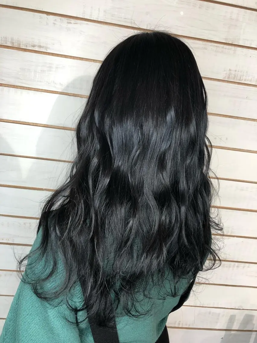 セミロング カラー 黒髪 ネイビーカラー ヘアカラー トリートメント 🧡艶髪/エクステ 🫧🧡YUKI❄️のヘアスタイル