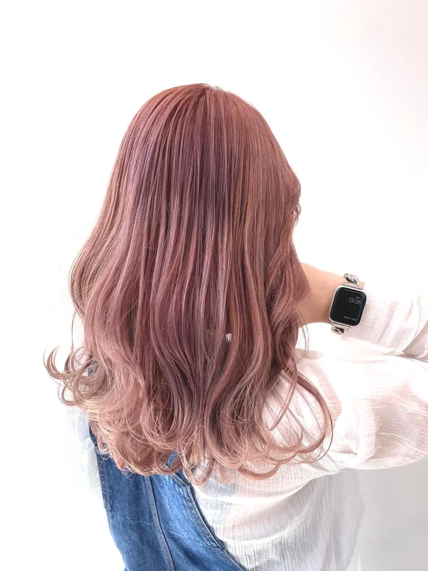 ミディアム カラー インナーカラー ラベンダーカラー オレンジ ピンクカラー 韓国風ヘア Unami MIHA☘️*゜のヘアスタイル