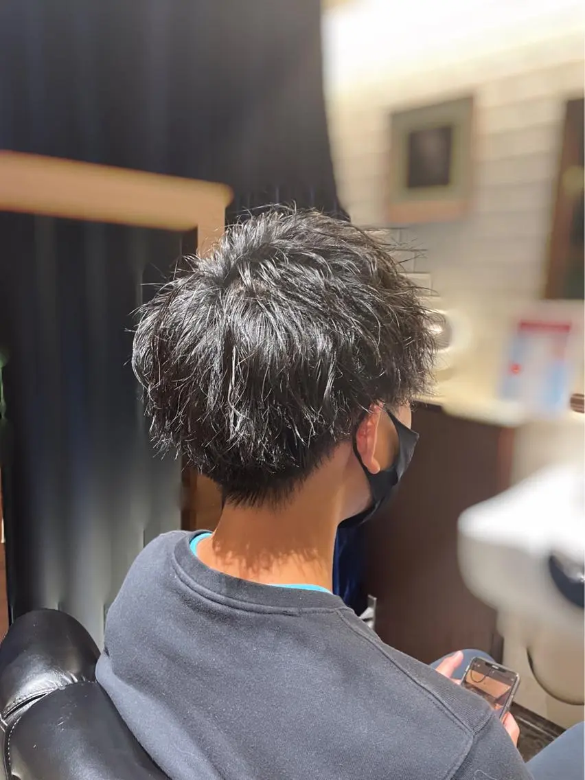 ショート パーマ メンズ マッシュ パーマ 岡崎 隆晟のヘアスタイル