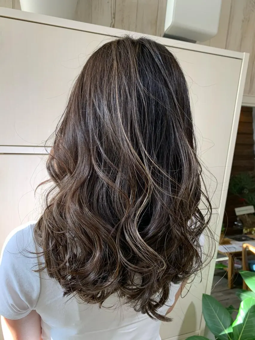 セミロング カラー 心斎橋韓国ボブ 好原良真のヘアスタイル