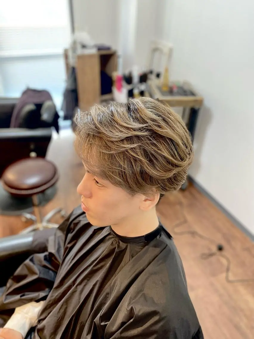 ミディアム メンズ メンズバレイヤージュ レイヤーカット カット ヘアカラー トリートメント Luzir⭐︎ GEN⭐︎のヘアスタイル