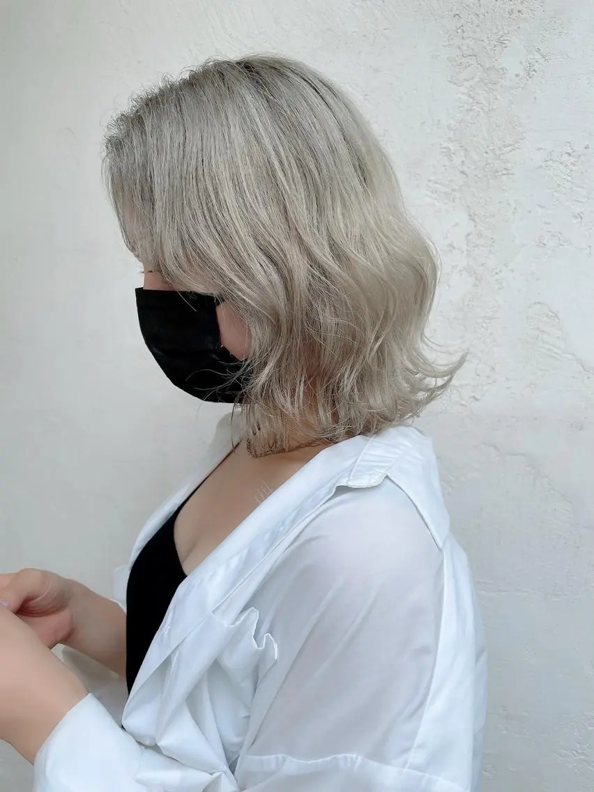 ミディアム カラー 顔周りカット 【オノザワリョウ】のヘアスタイル