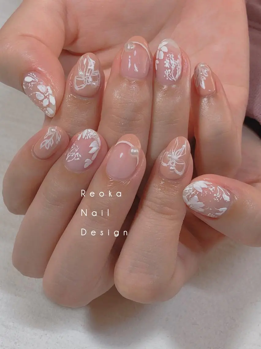 ミディアム ネイル ブライダルネイル Blowe ニュアンスのネイルデザイン