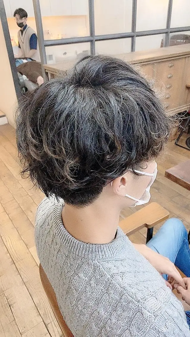 ショート パーマ メンズ メンズブリーチ マッシュ メンズパーマ 國分 伸也のヘアスタイル