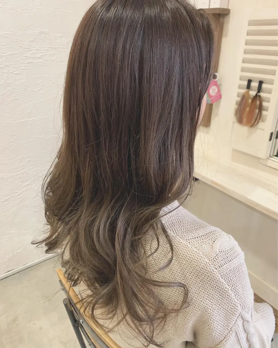 ロング カラー fio マナミのヘアスタイル
