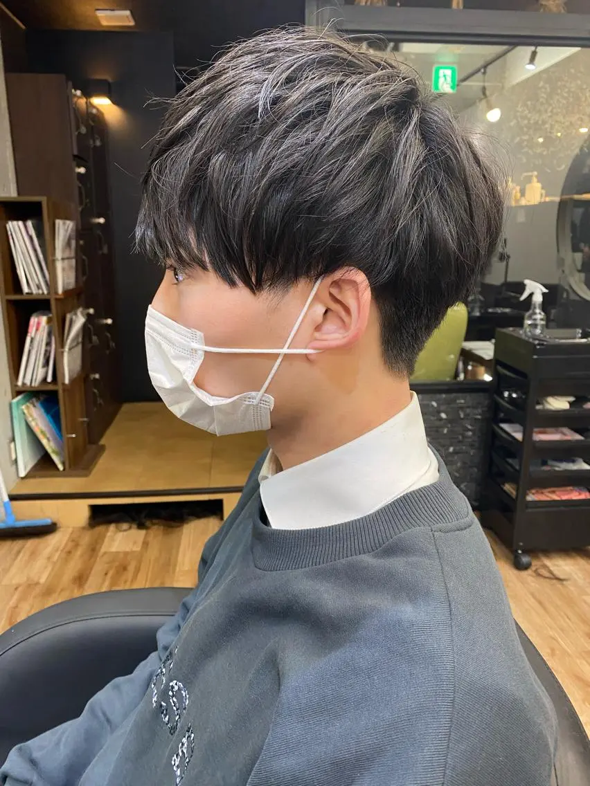 ショート メンズ アップバング センターパート メンズ韓国風 マッシュ メンズショート カット 大人可愛いレイヤー 大田のヘアスタイル