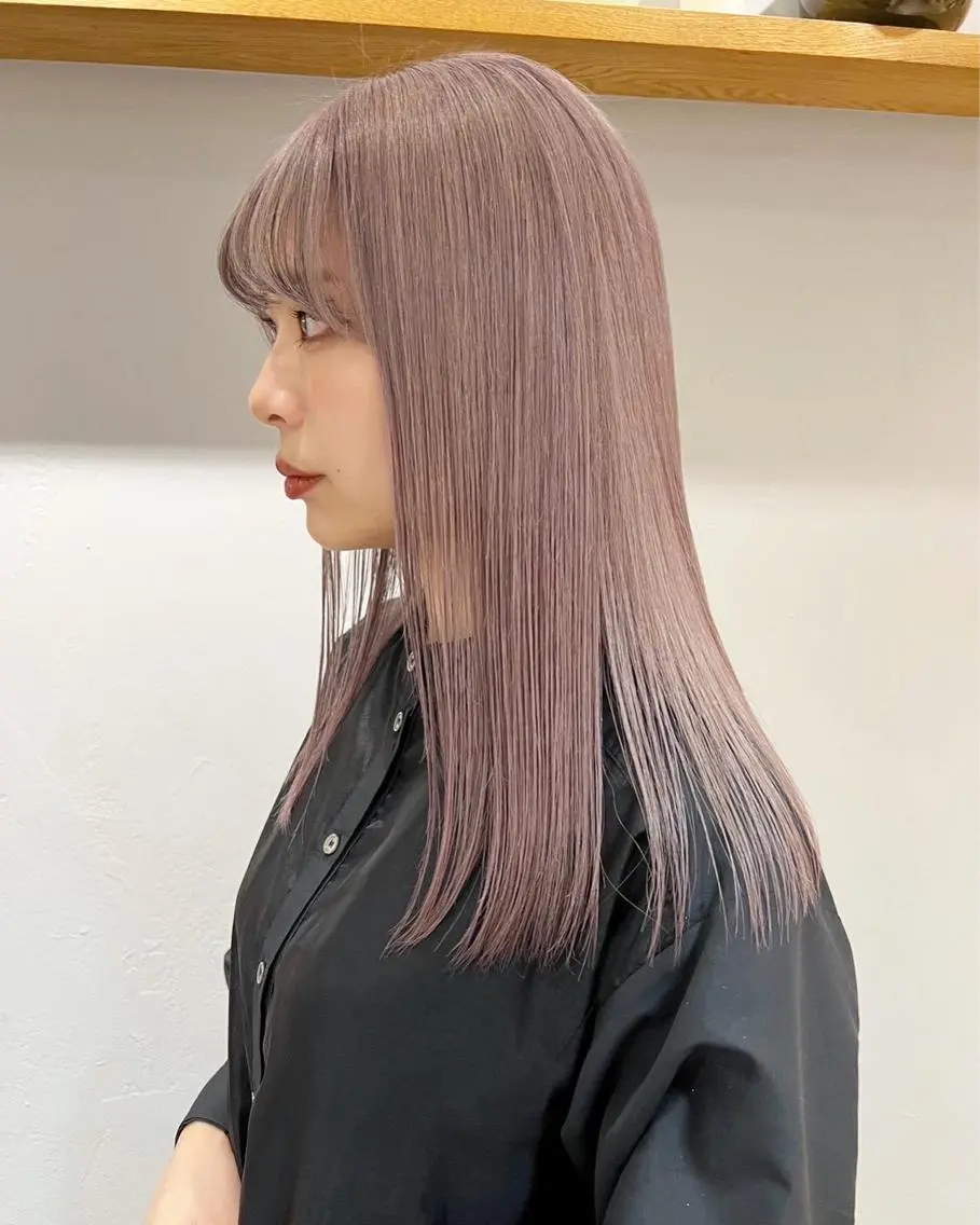 セミロング カラー ヘアアレンジ ベージュカラー ダブルカラー グレージュ ハイトーンカラー ラベンダーカラー カット ヘアカラー トリートメント オリーブ/縮毛♡ Natsuno🩰のヘアスタイル
